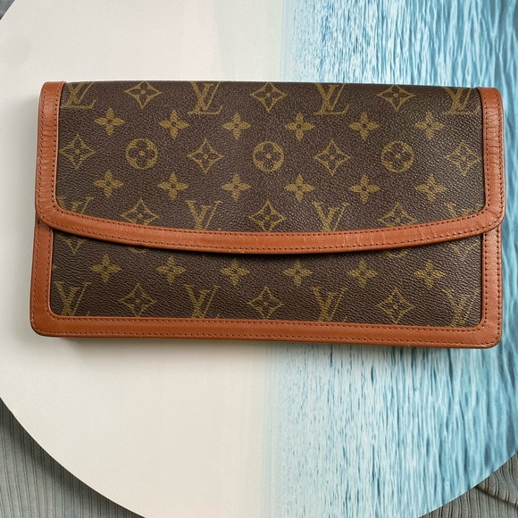 Louis Vuitton Handbags - Louis Vuitton Vintage Pochette!!!